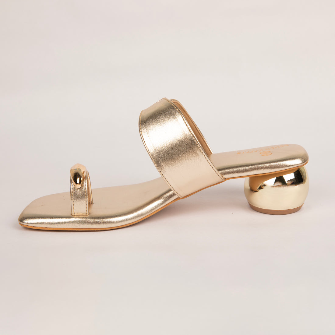 Gold Kolhapuri